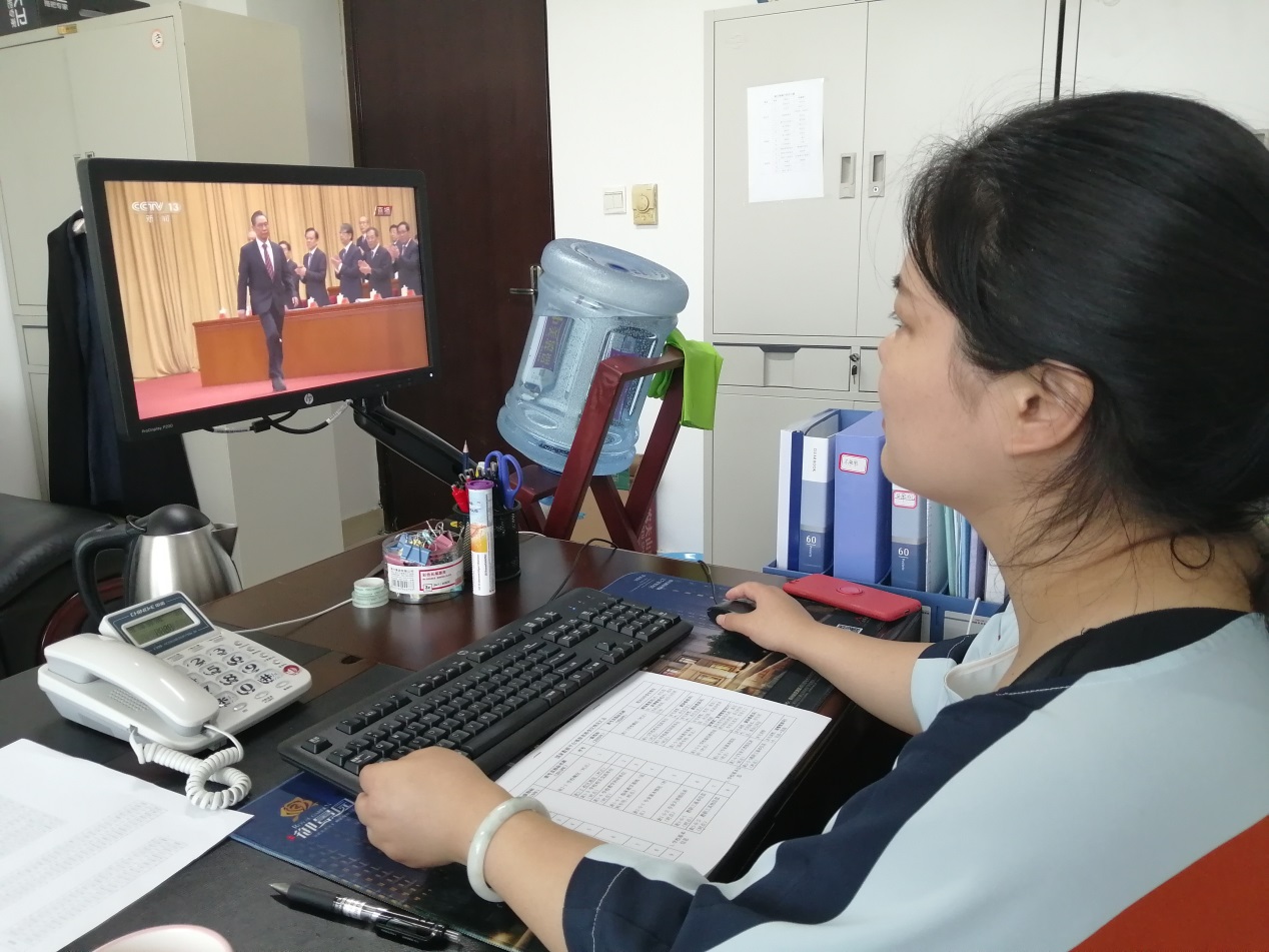说明: E:\精神文明\评估督导处收看抗击新冠肺炎表彰大会\3.jpg